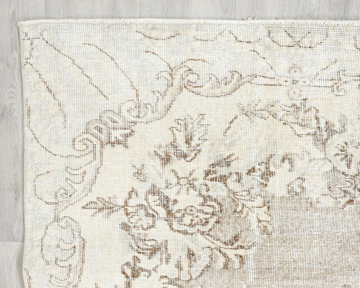 Neutral Oushak Rug 6' 2" x 9' 8" | No. VR62615