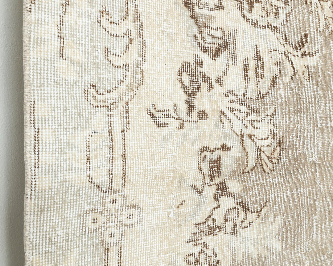 Neutral Oushak Rug 6' 2" x 9' 8" | No. VR62615