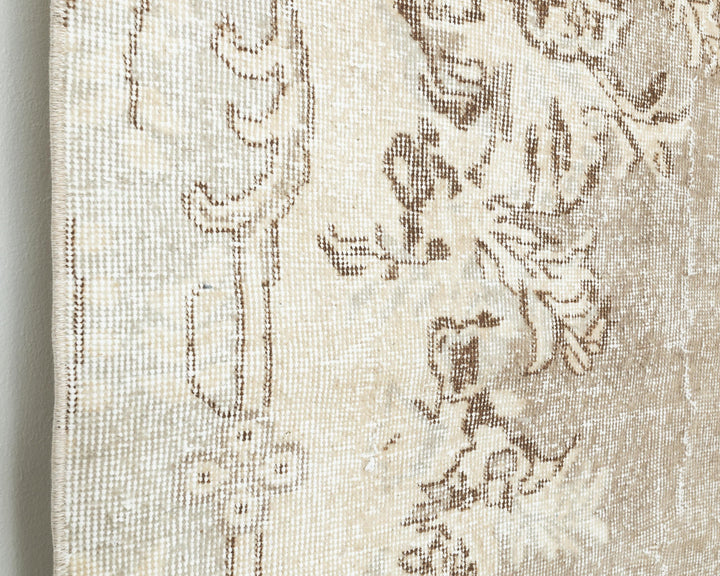 Neutral Oushak Rug 6' 2" x 9' 8" | No. VR62615