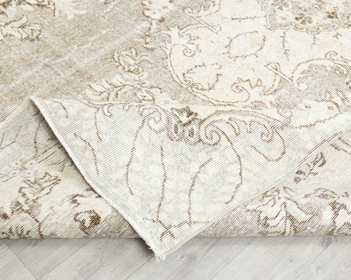 Neutral Oushak Rug 6' 2" x 9' 8" | No. VR62615
