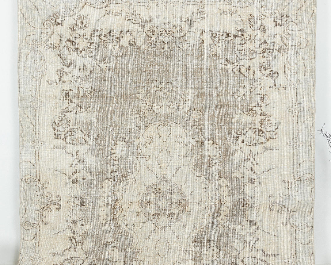 Neutral Oushak Rug 6' 2" x 9' 8" | No. VR62615