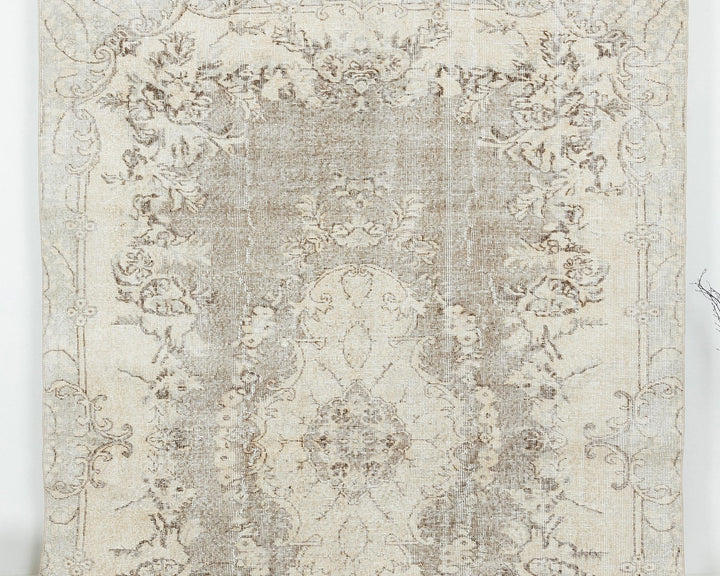 Neutral Oushak Rug 6' 2" x 9' 8" | No. VR62615