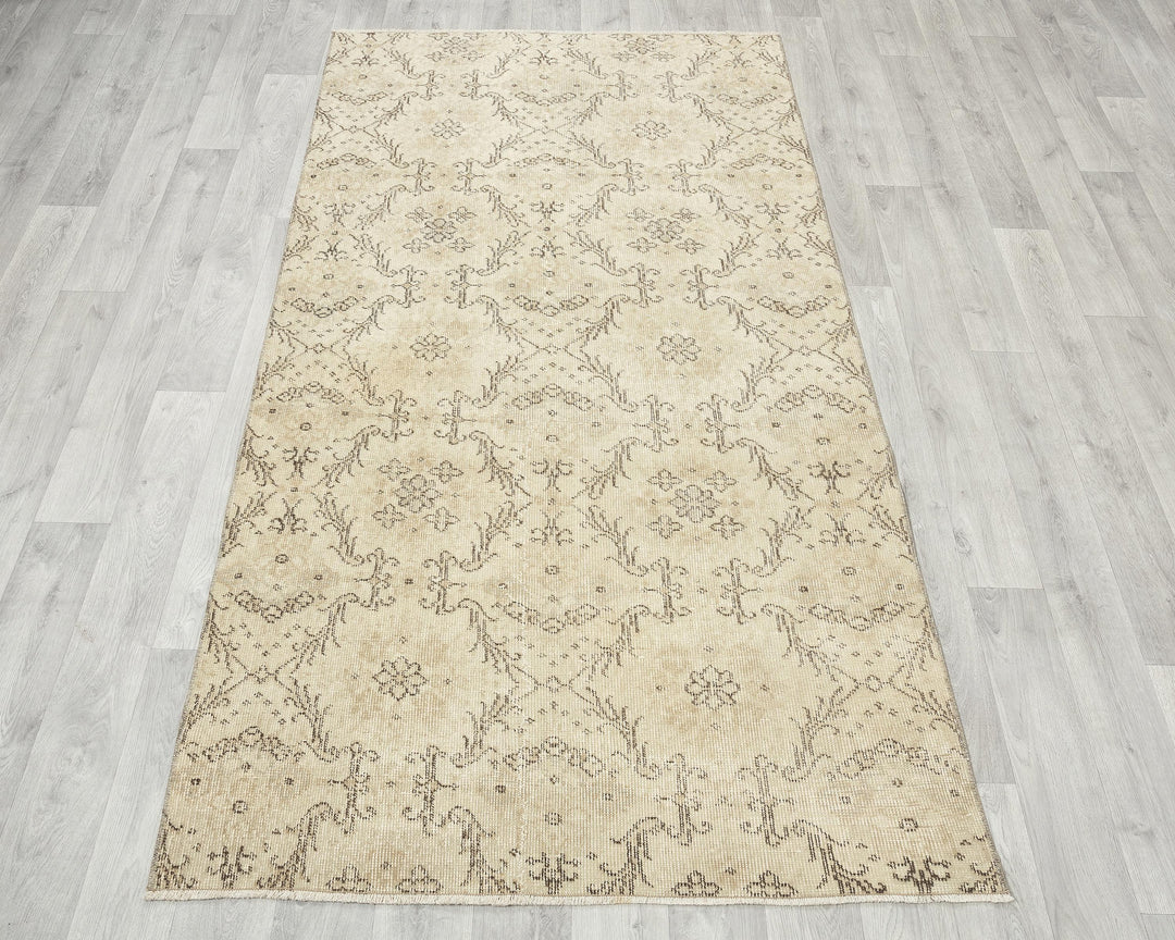 Beige Oushak Rug 6' 9" x 3' 8" | No. VR62430