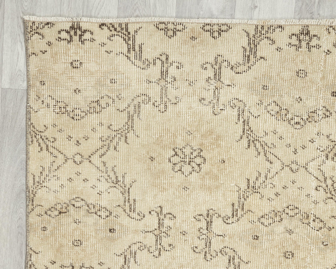 Beige Oushak Rug 6' 9" x 3' 8" | No. VR62430