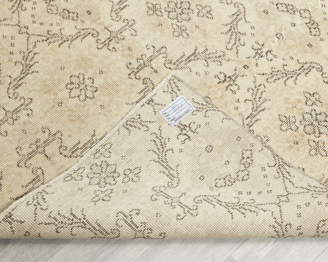 Beige Oushak Rug 6' 9" x 3' 8" | No. VR62430