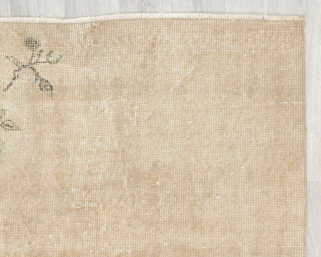 Beige Oushak Rug 6' 10" x 3' 7" | No. VR19007