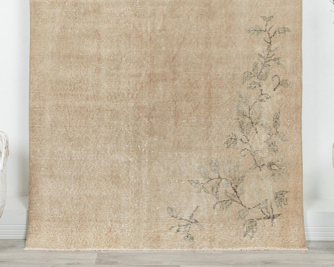 Beige Oushak Rug 6' 10" x 3' 7" | No. VR19007