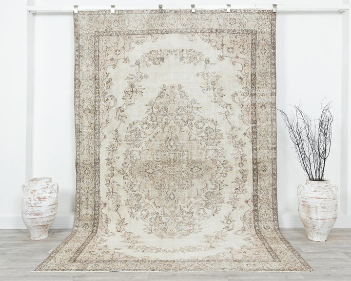 Beige Oushak Rug 6' 4" x 9' 8" | No. VR46036
