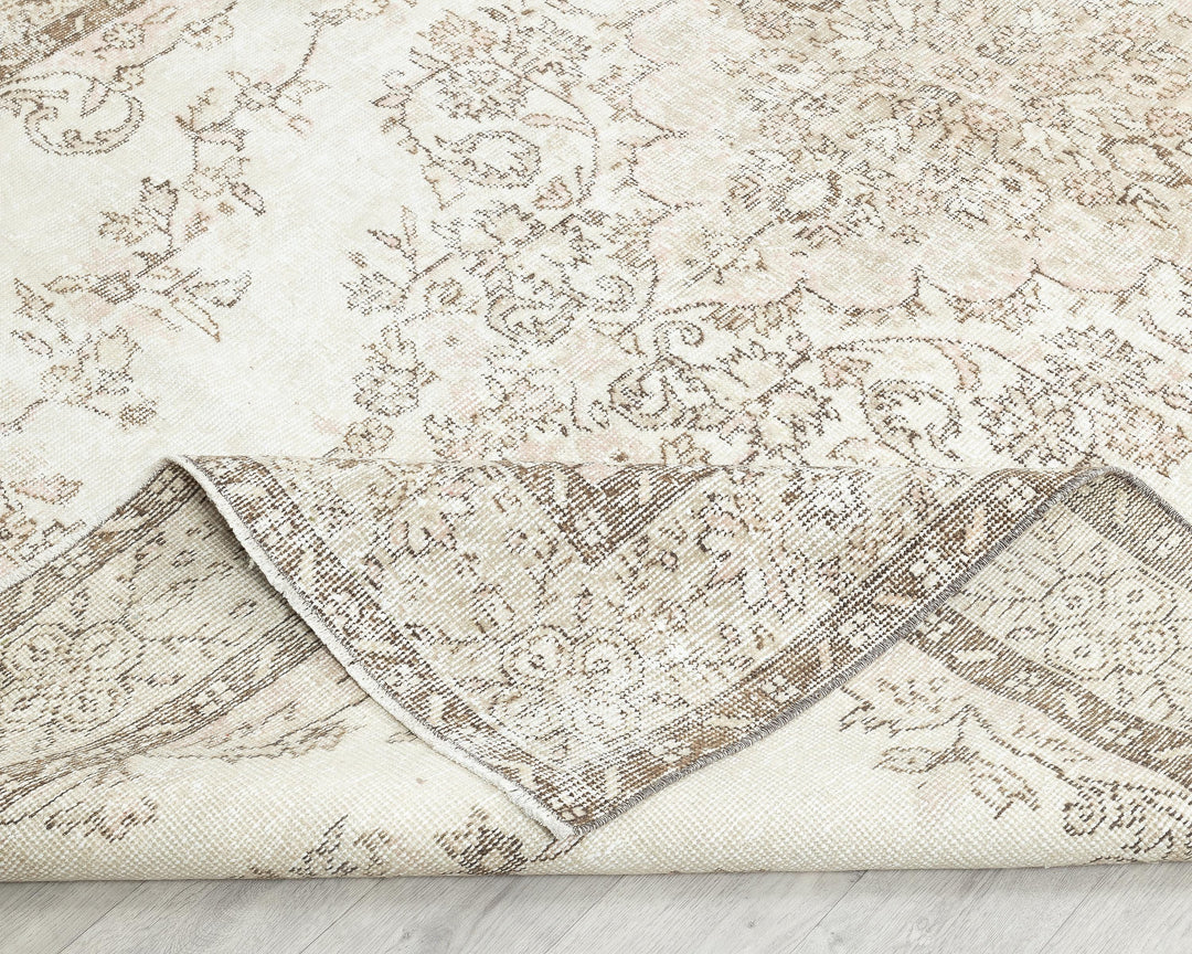 Beige Oushak Rug 6' 4" x 9' 8" | No. VR46036