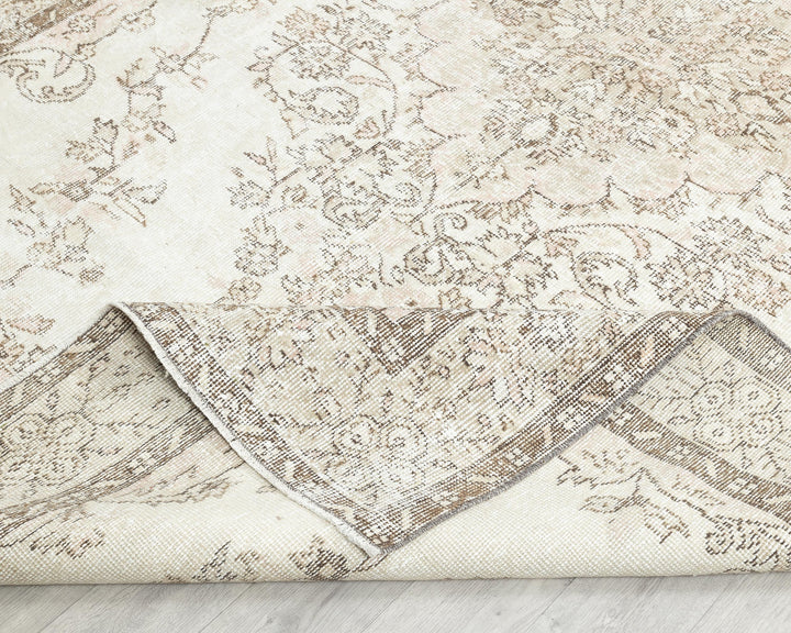 Beige Oushak Rug 6' 4" x 9' 8" | No. VR46036