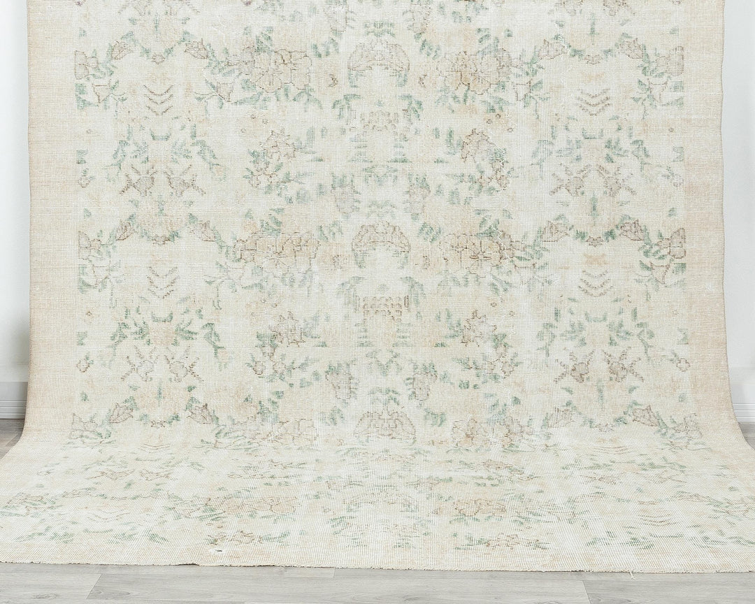 Beige Oushak Rug 6' 8" x 9' 7" | No. VR75359