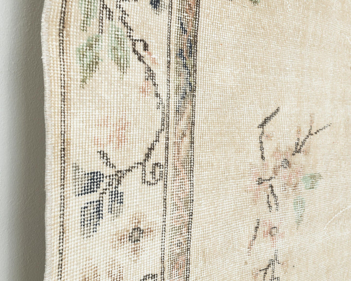 Beige Oushak Rug 6' 6" x 9' 8" | No. VR86549
