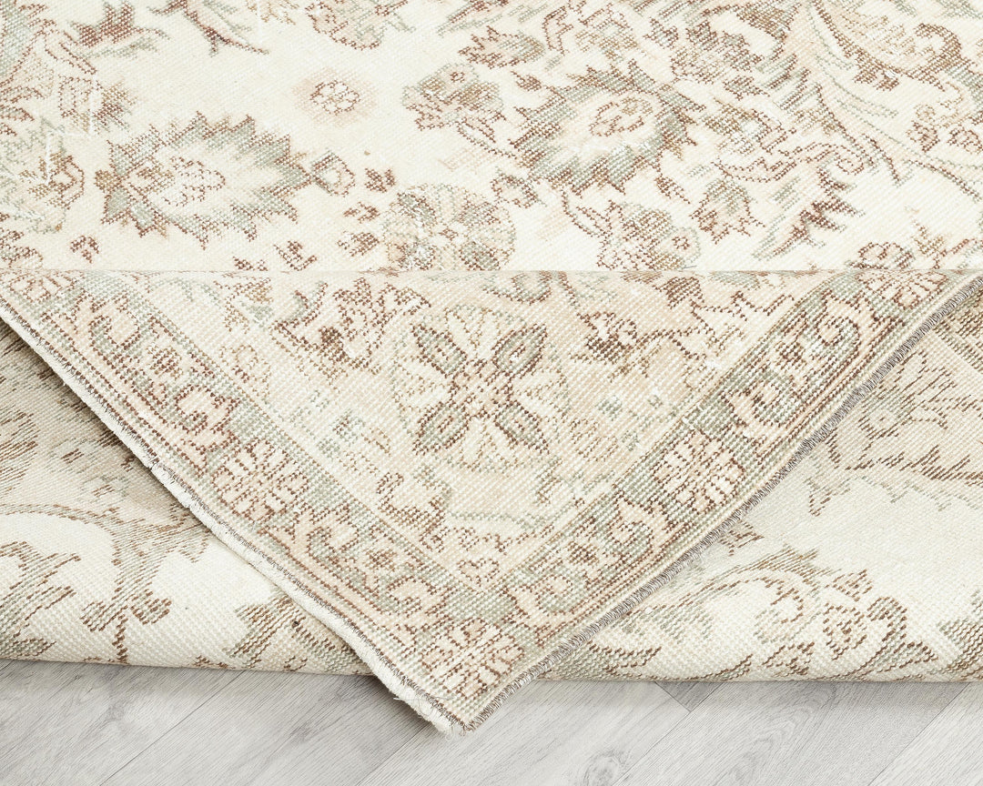 Beige Oushak Rug 6' 2" x 9' 10" | No. VR64938