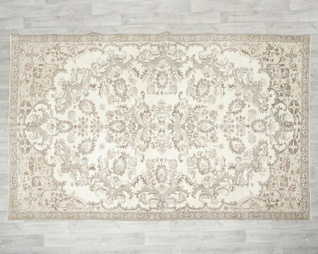 Beige Oushak Rug 6' 2" x 9' 10" | No. VR64938