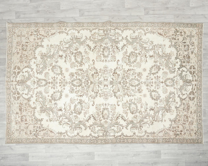Beige Oushak Rug 6' 2" x 9' 10" | No. VR64938