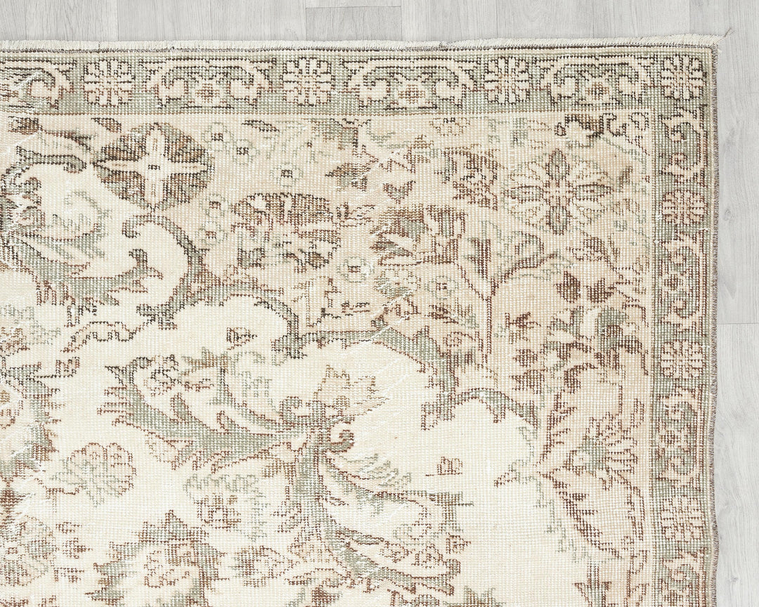 Beige Oushak Rug 6' 2" x 9' 10" | No. VR64938