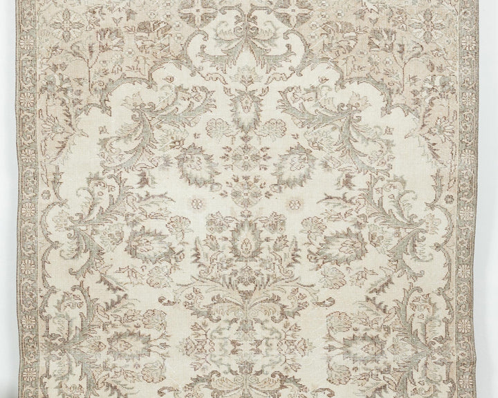 Beige Oushak Rug 6' 2" x 9' 10" | No. VR64938