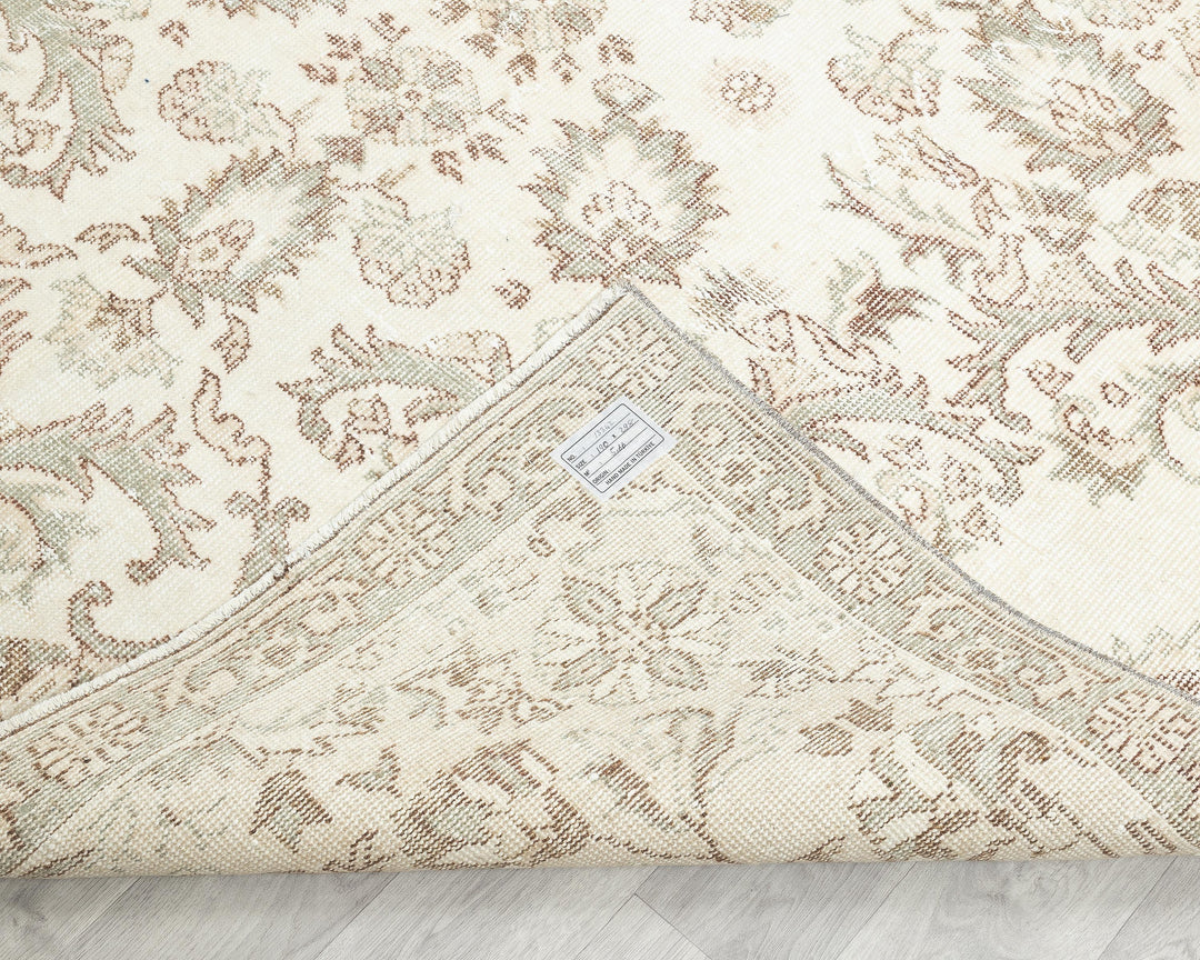Beige Oushak Rug 6' 2" x 9' 10" | No. VR64938