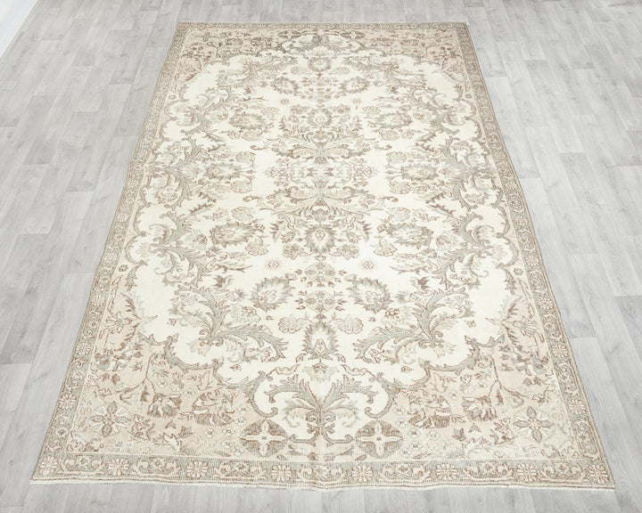 Beige Oushak Rug 6' 2" x 9' 10" | No. VR64938