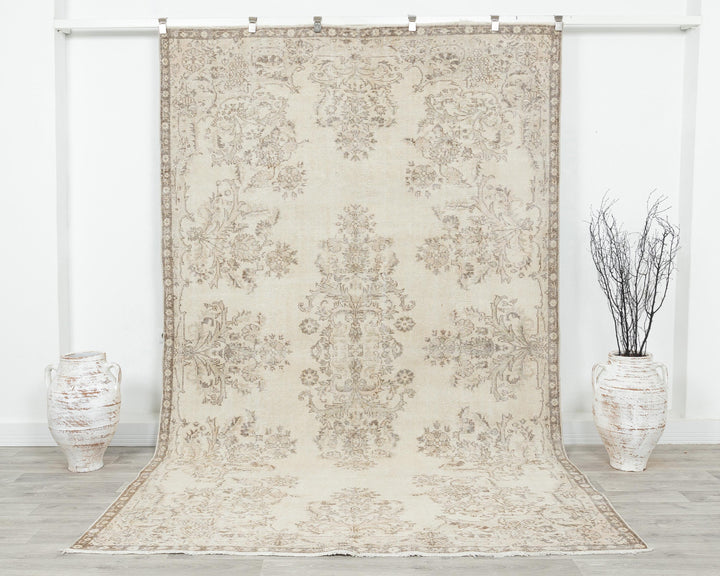 Beige Oushak Rug 6' 4" x 10' 4" | No. VR61962