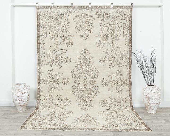 Beige Oushak Rug 6' 2" x 9' 1" | No. VR51222