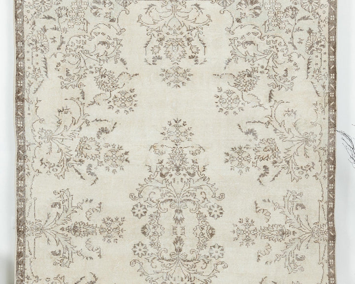 Beige Oushak Rug 6' 2" x 9' 1" | No. VR51222
