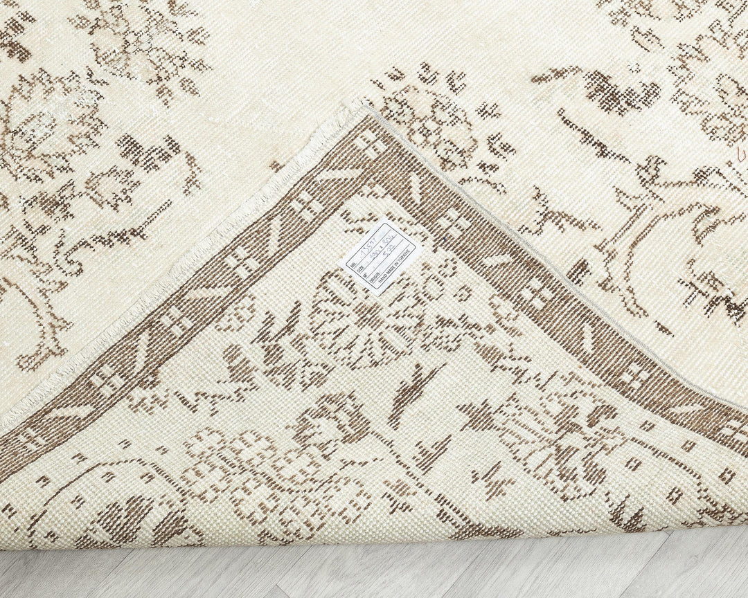 Beige Oushak Rug 6' 2" x 9' 1" | No. VR51222