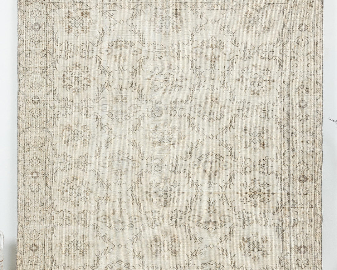 Beige Oushak Rug 6' 2" x 9' 10" | No. VR21344