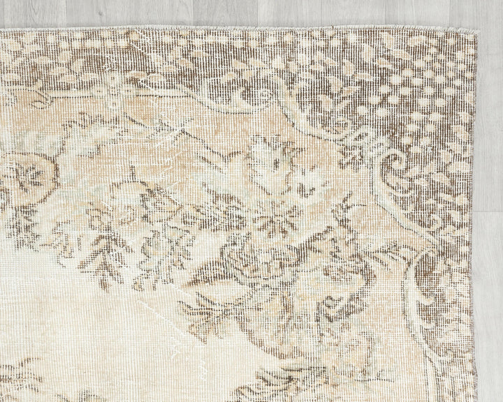 Beige Oushak Rug 6' 6" x 9' 5" | No. VR27883