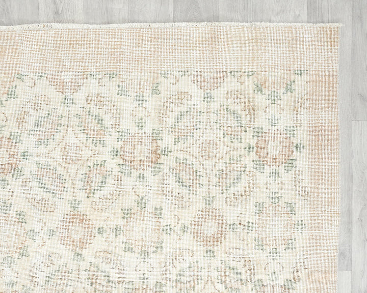 Neutral Oushak Rug 6' 4" x 9' 10" | No. VR16567