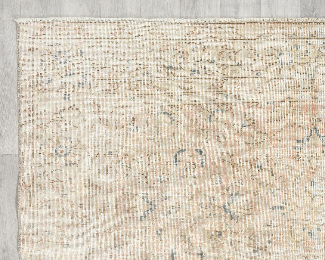 Beige Oushak Rug 6' 1" x 9' 7" | No. VR60432