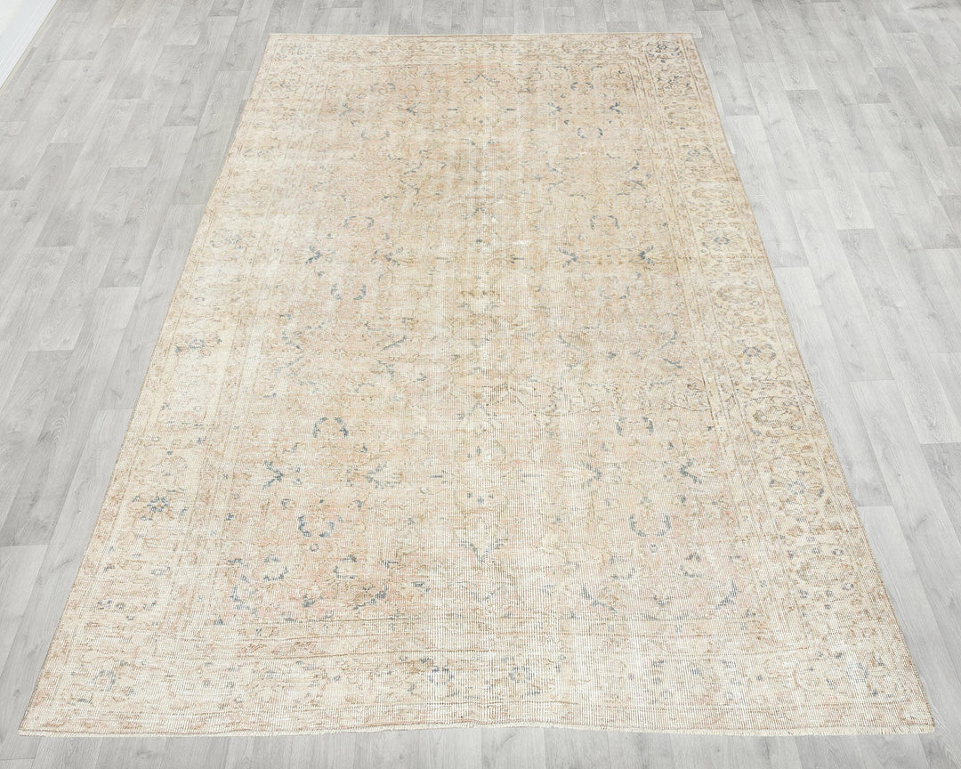 Beige Oushak Rug 6' 1" x 9' 7" | No. VR60432