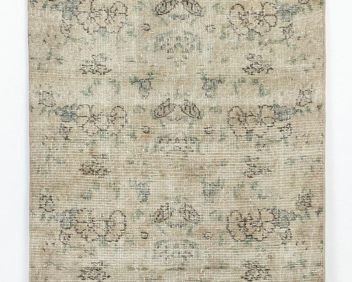 Beige Oushak Rug 5' 8" x 2' 8" | No. VR82665
