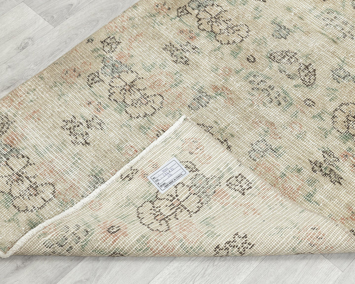 Beige Oushak Rug 5' 8" x 2' 8" | No. VR82665