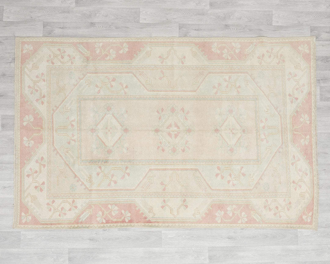 Beige Oushak Rug 7' 3" x 4' 3" | No. VR56282