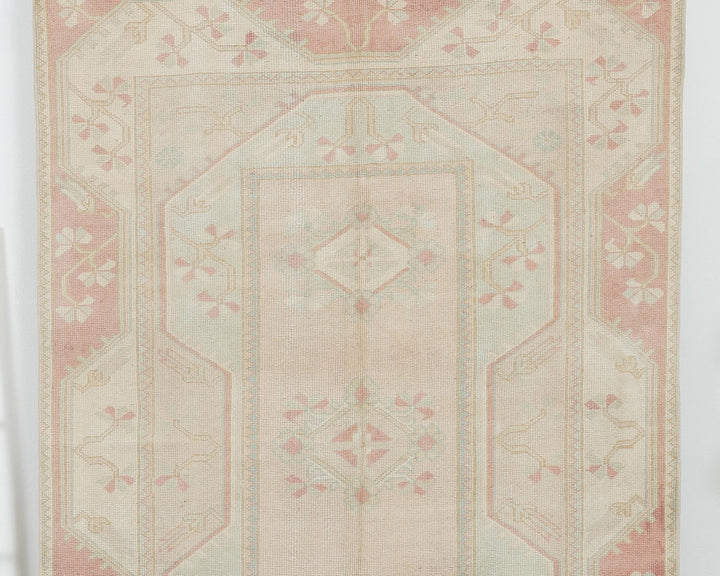 Beige Oushak Rug 7' 3" x 4' 3" | No. VR56282