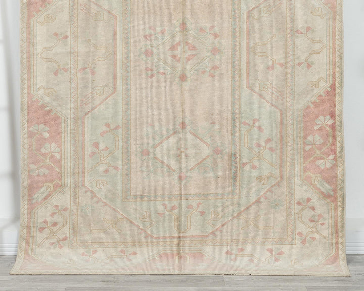 Beige Oushak Rug 7' 3" x 4' 3" | No. VR56282