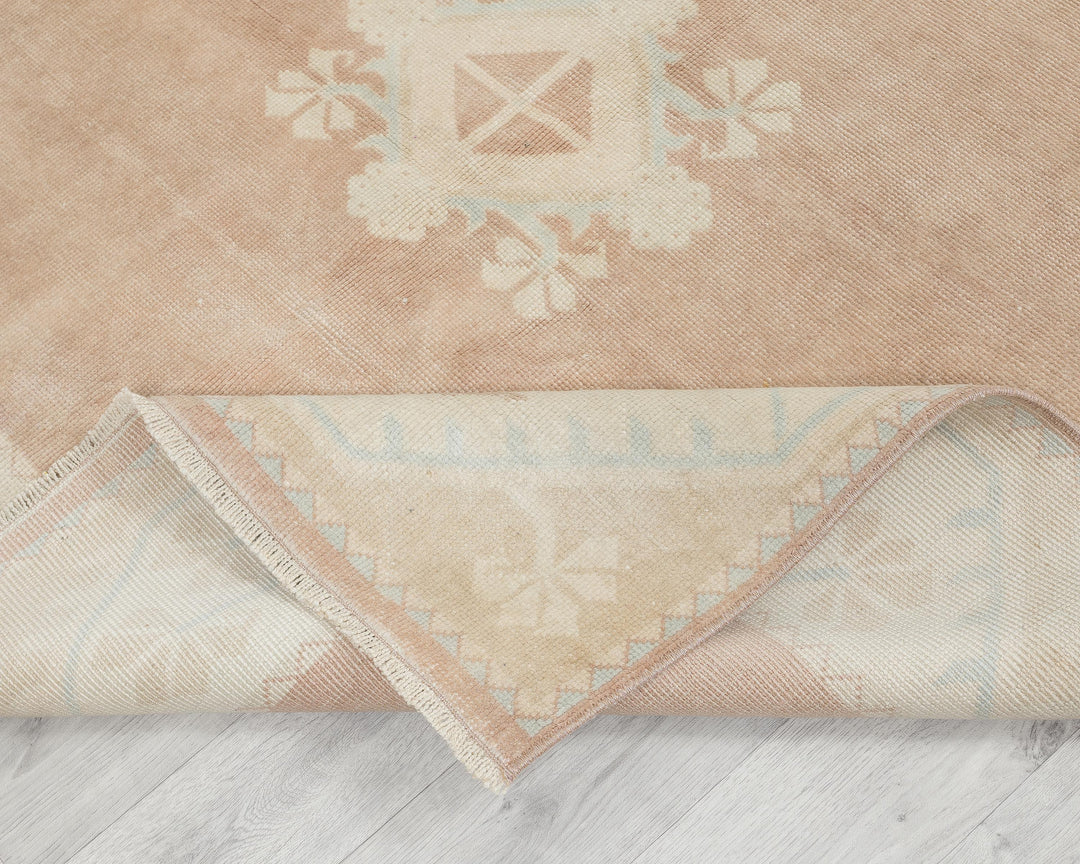 Oushak Rug 5' 3" x 9' 2" | No. VR10879
