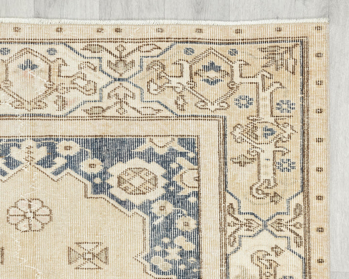 Neutral Oushak Rug 6' 7" x 3' 7" | No. VR64013