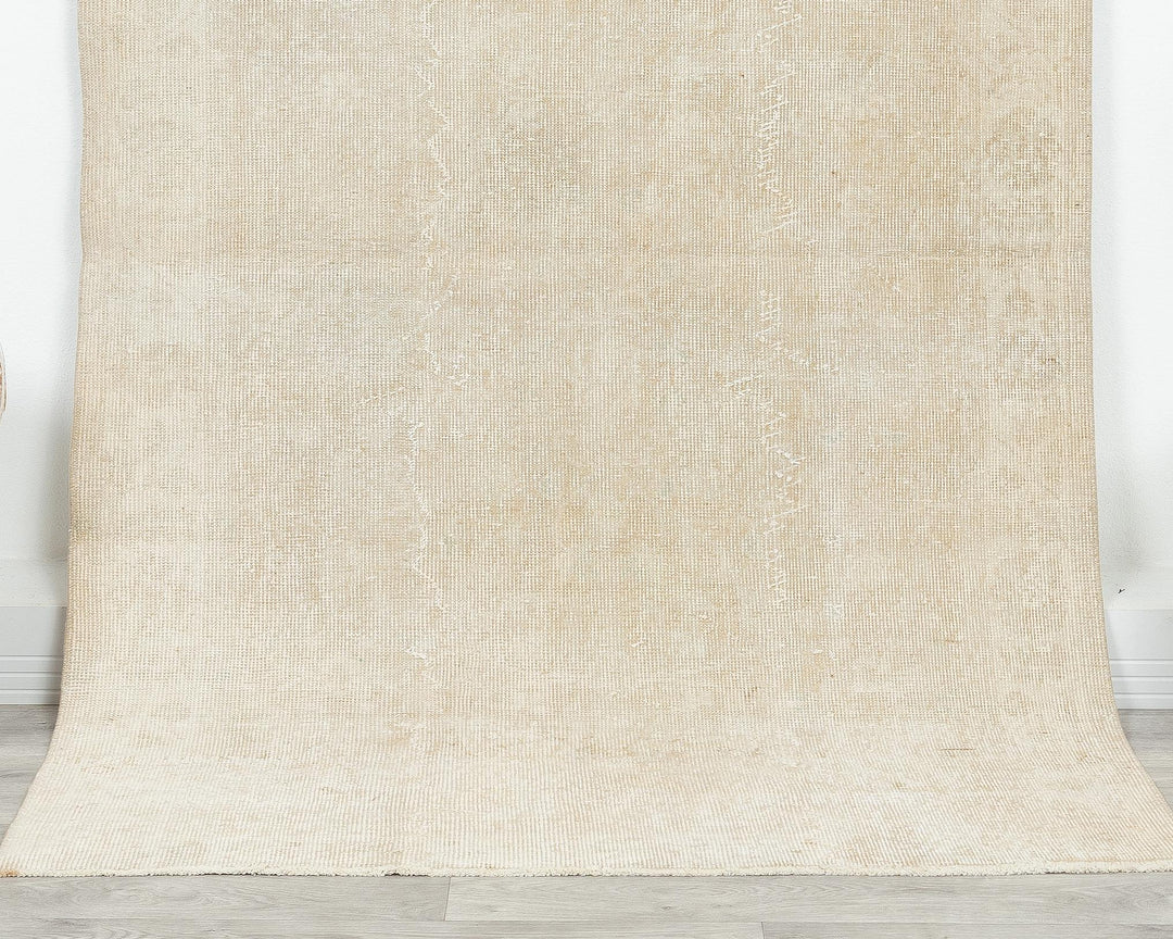 Beige Oushak Rug 3' 11" x 6' 7" | No. VR75177