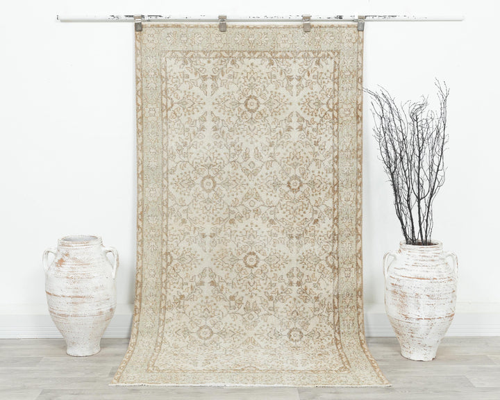 Beige Oushak Rug 4' x 7' 8" | No. VR77504