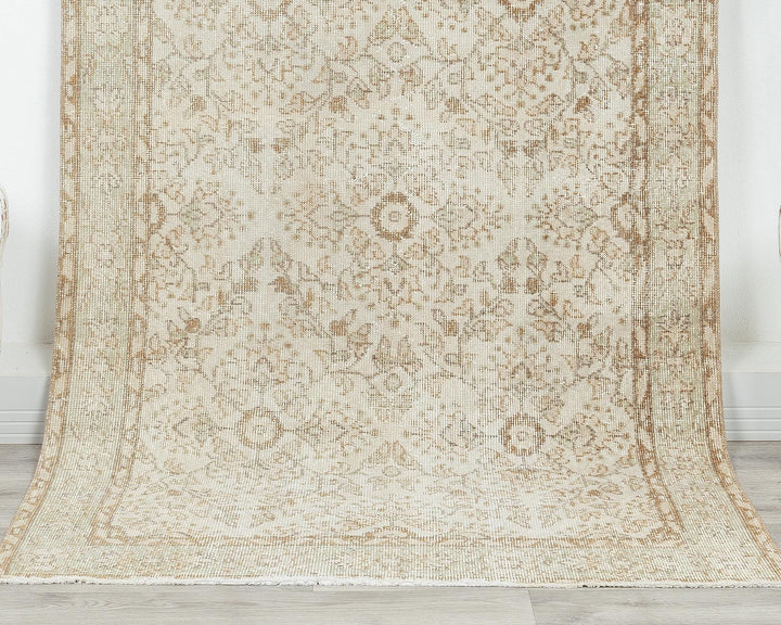 Beige Oushak Rug 4' x 7' 8" | No. VR77504