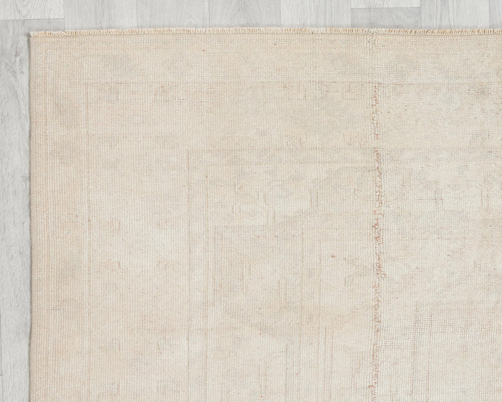 Beige Oushak Rug 5' 5" x 8' | No. VR30911
