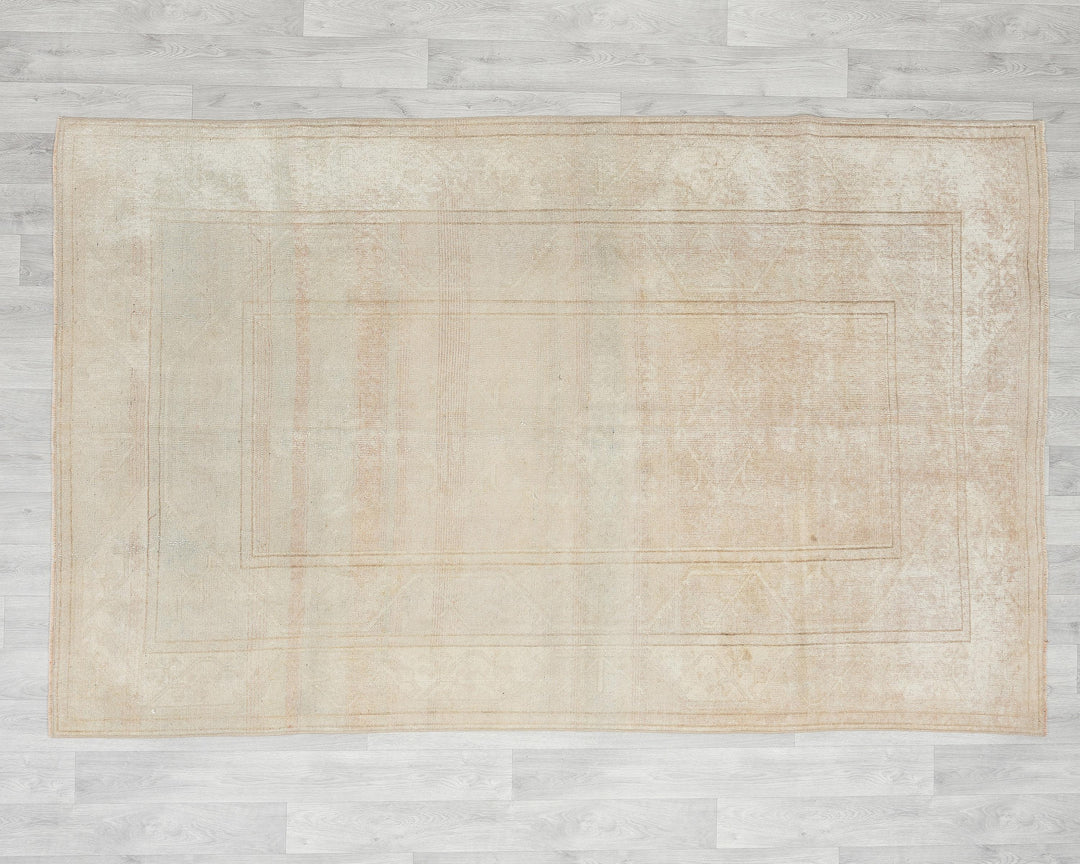 Beige Oushak Rug 7' 9" x 5' | No. VR82764