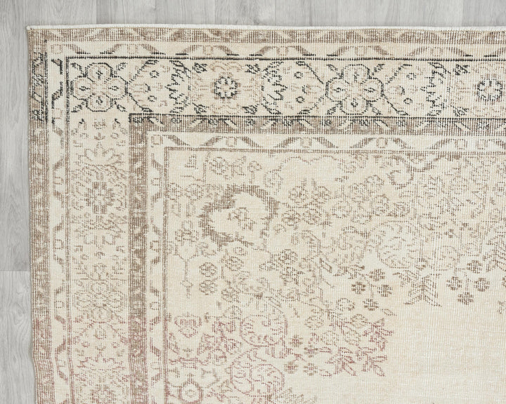 Beige Oushak Rug 6' 11" x 10' 5" | No. VR28050