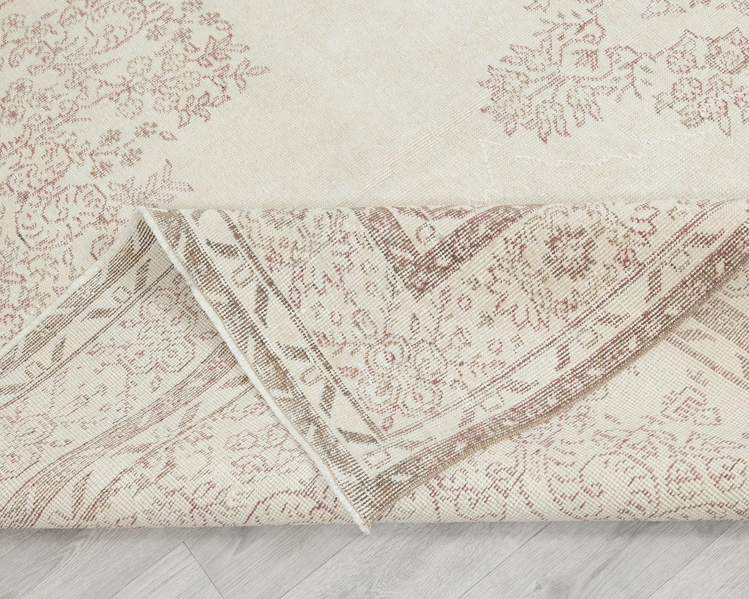Beige Oushak Rug 6' 11" x 10' 5" | No. VR28050