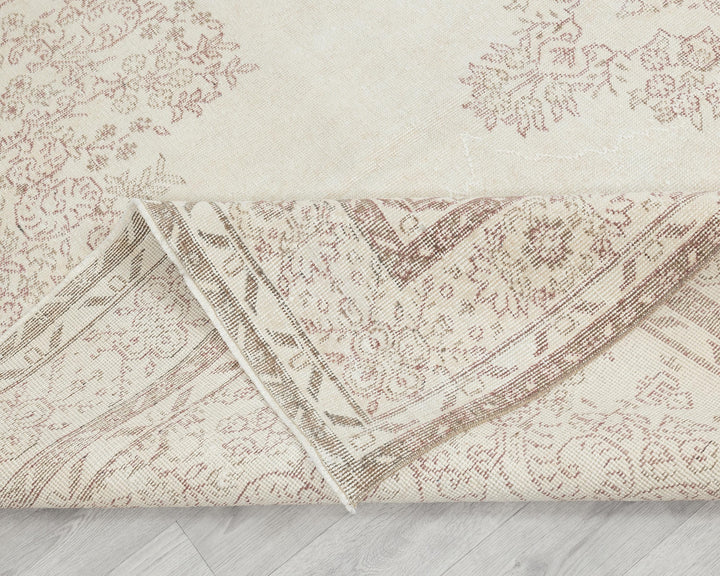 Beige Oushak Rug 6' 11" x 10' 5" | No. VR28050