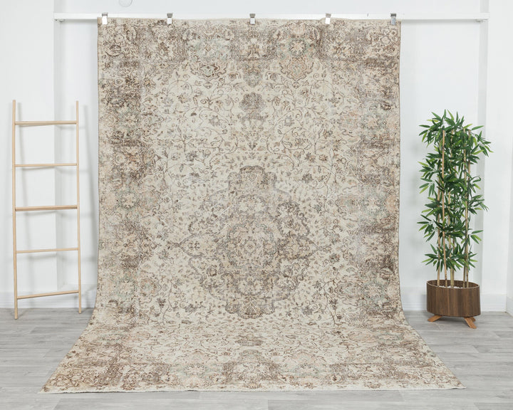 Beige Oushak Rug 7' x 10' 4" | No. VR12755