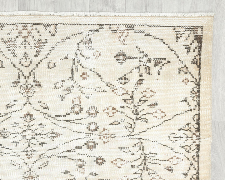 Neutral Oushak Rug 4' 4" x 6' 11" | No. VR33386