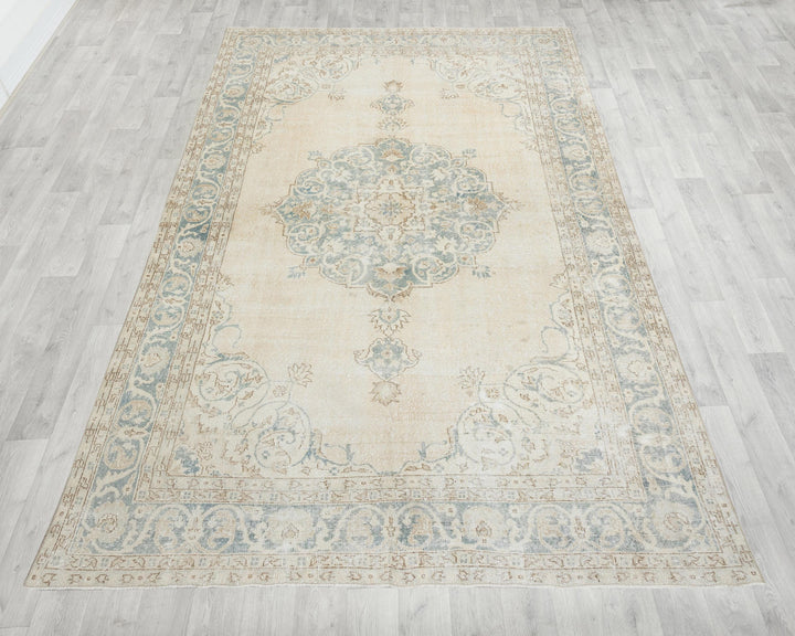 Beige Oushak Rug 6' 10" x 10' 10" | No. VR82938